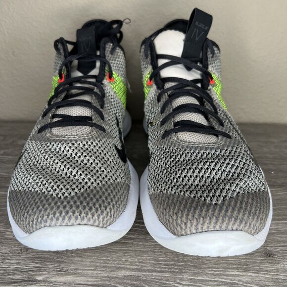 Nike Lebron Witness IV 4 String Volt Basketball Shoes BV7427-200 Men's Size 11.5